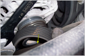 Cracked serpentine belt