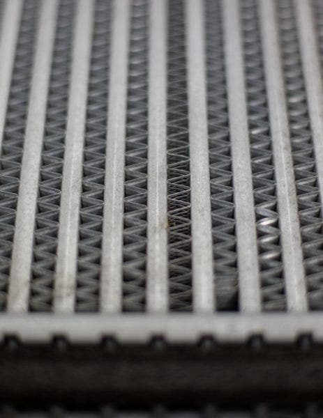 Under closer inspection, the serrated fin design reveals itself. Having staggered fins like in this example eases the balancing act between air penetration and heat dissipation.